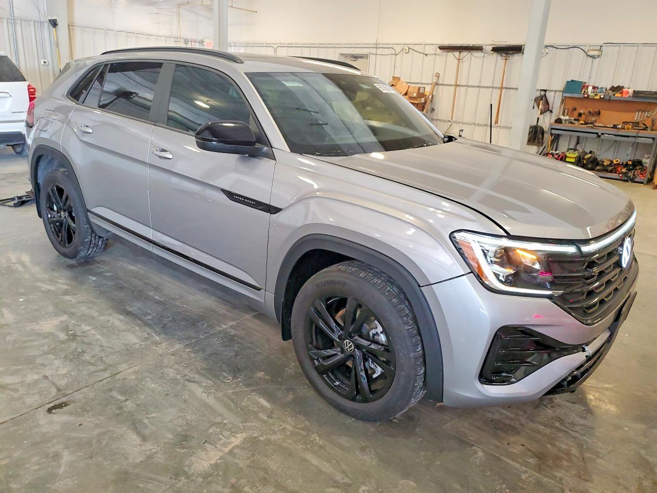 2026 Volkswagen Atlas Cross Sport Sel R-Line Black - Image 4