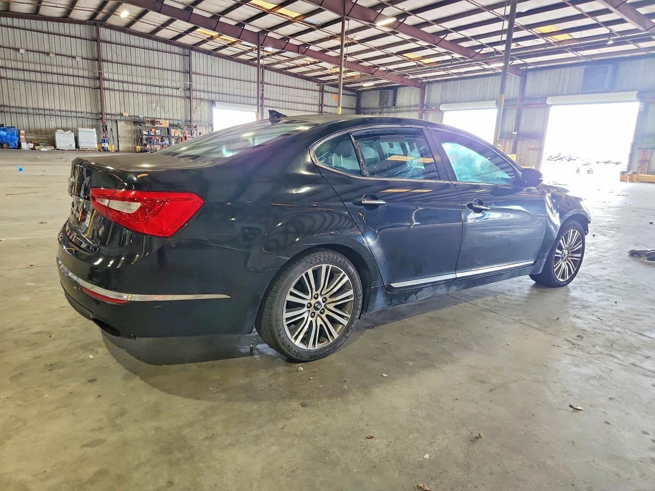 2016 Kia Cadenza Luxury - Image 3