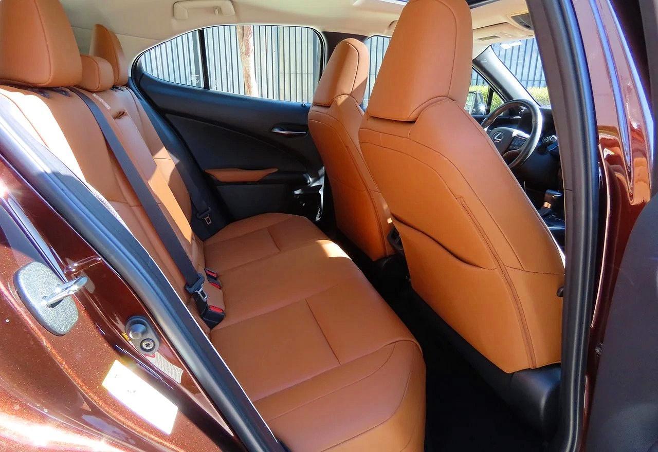 2019 Lexus Ux 200 - Image 6