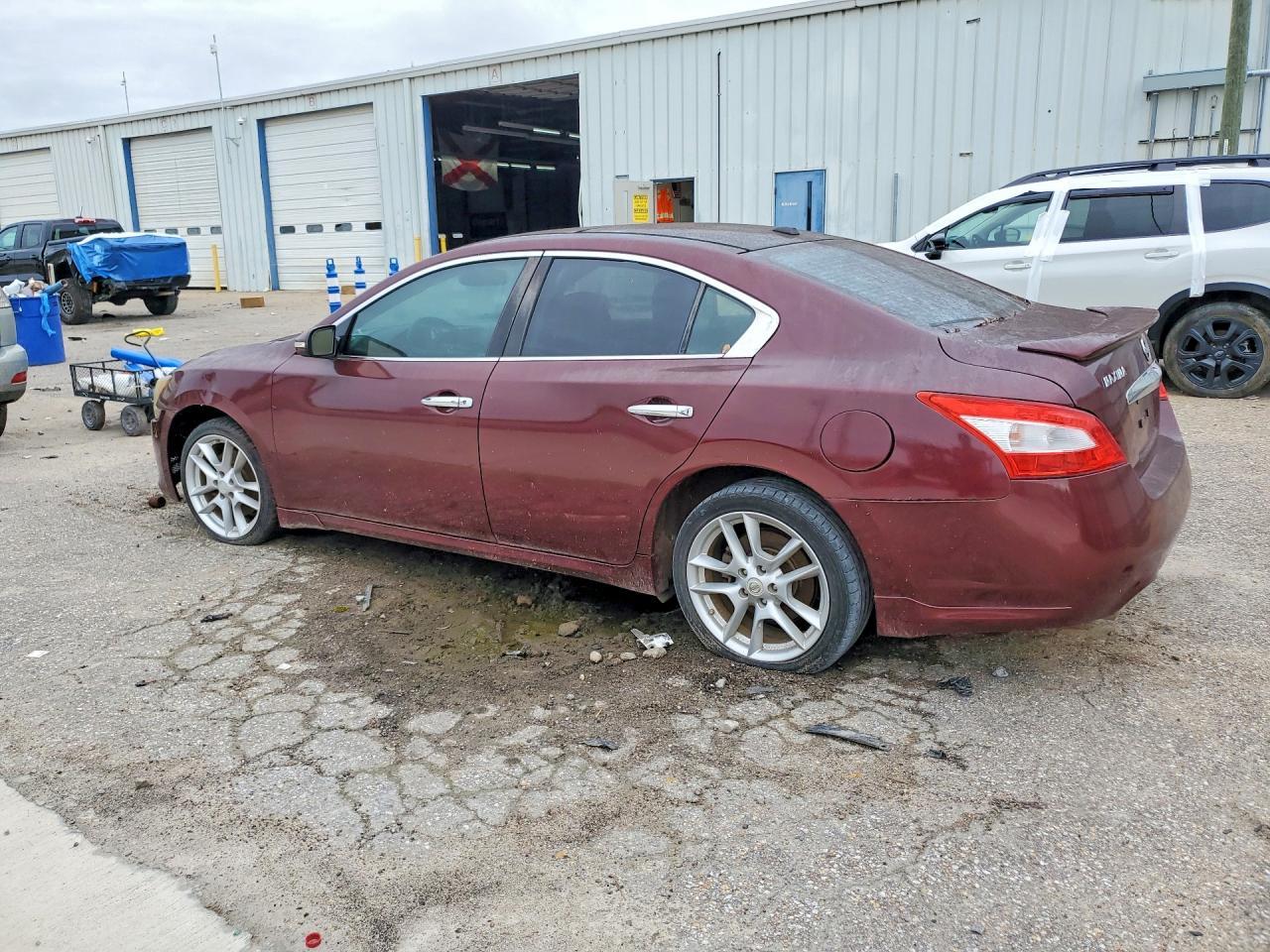 2010 Nissan Maxima 3.5 S - Фото 2