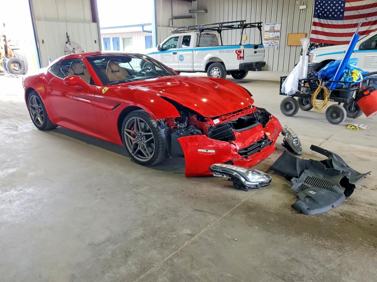 2017 Ferrari California T - Фото 4