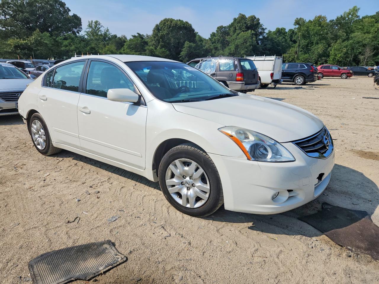 2010 Nissan Altima 2.5 - Image 4