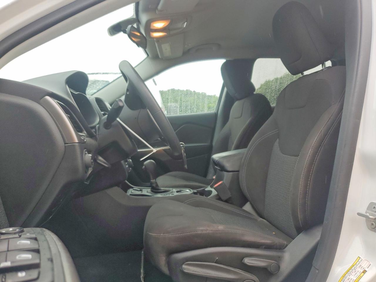 2019 Jeep Cherokee Latitude - Image 7