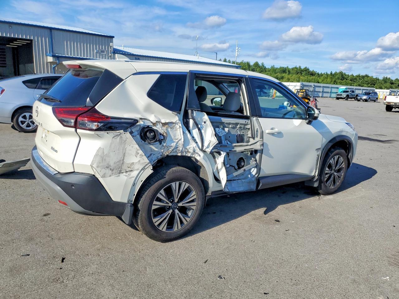 2023 Nissan Rogue Sv - Фото 3