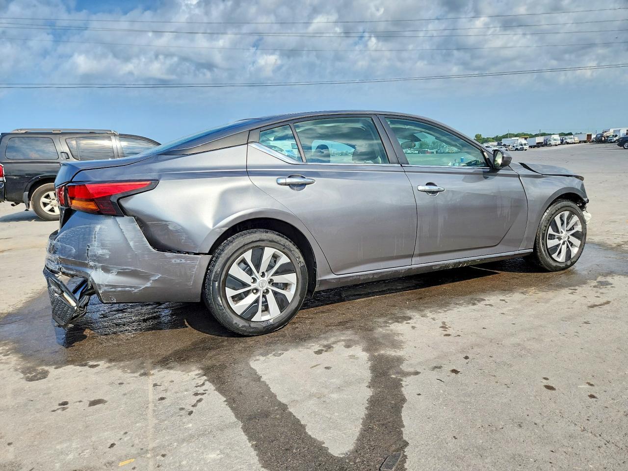 2023 Nissan Altima S - Фото 3