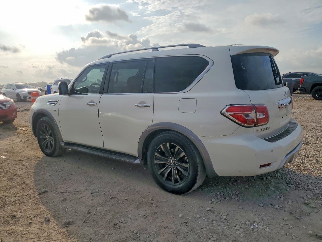 2018 Nissan Armada Platinum - Фото 2