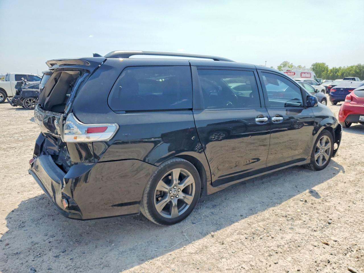 2018 Toyota Sienna Se 8-Passenger - Фото 3