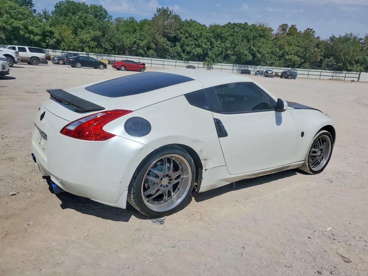 2009 Nissan 370Z Base - Image 3