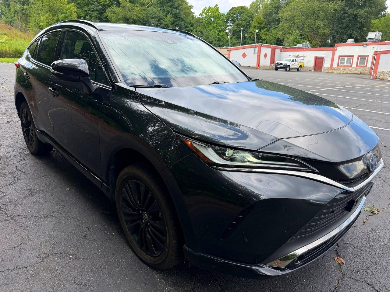 2024 Toyota Venza Nightshade Edition - Image 4