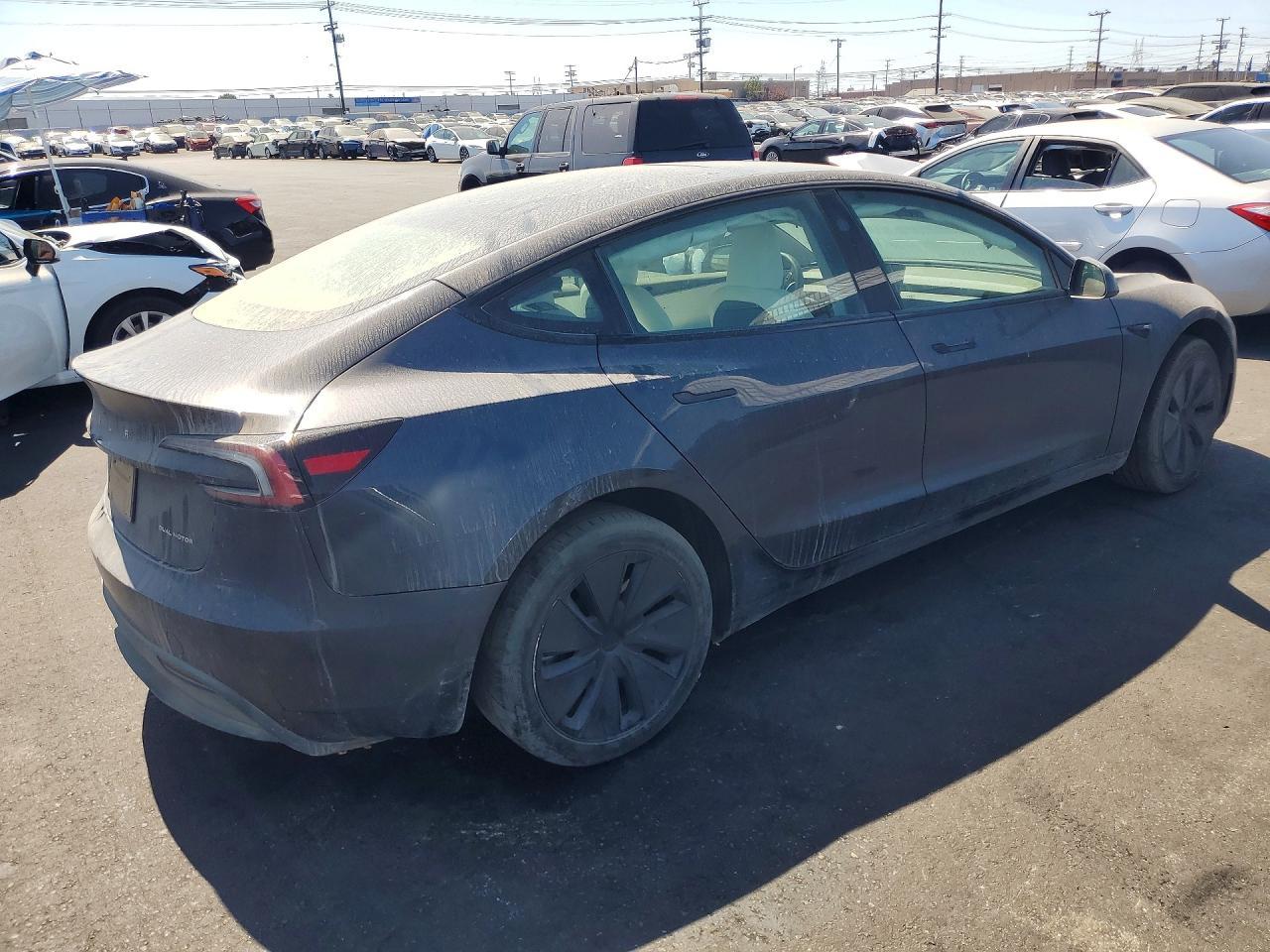 2024 Tesla Model 3 - Фото 3
