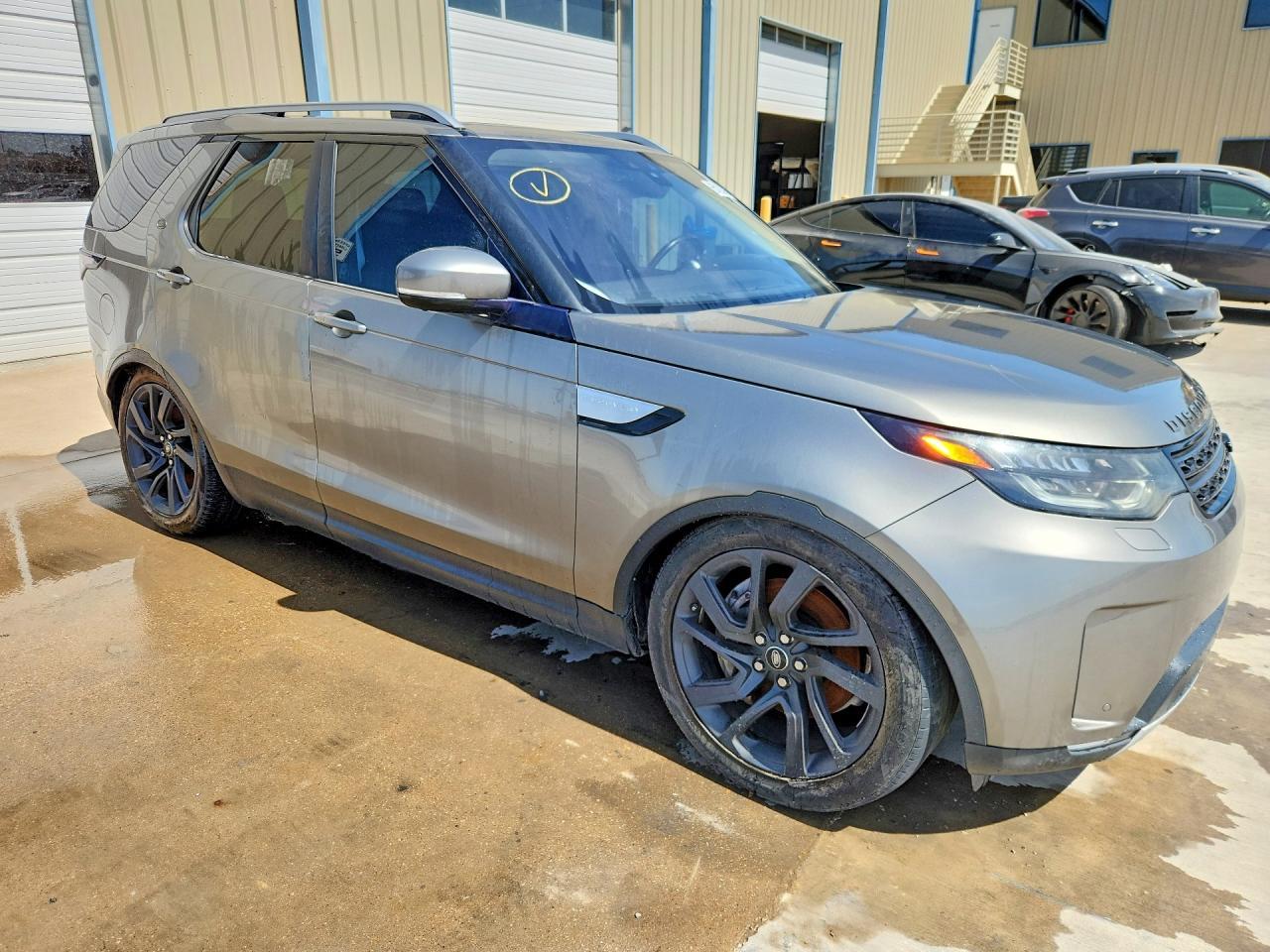 2018 Land Rover Discovery Hse - Image 4