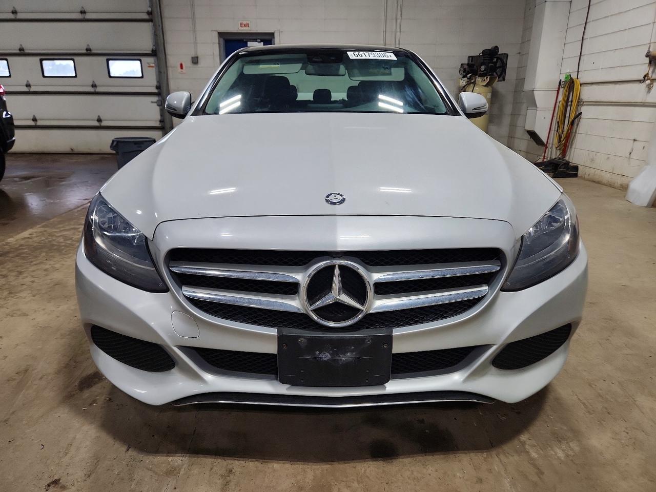 2016 Mercedes-Benz C 300 4Matic - Фото 5