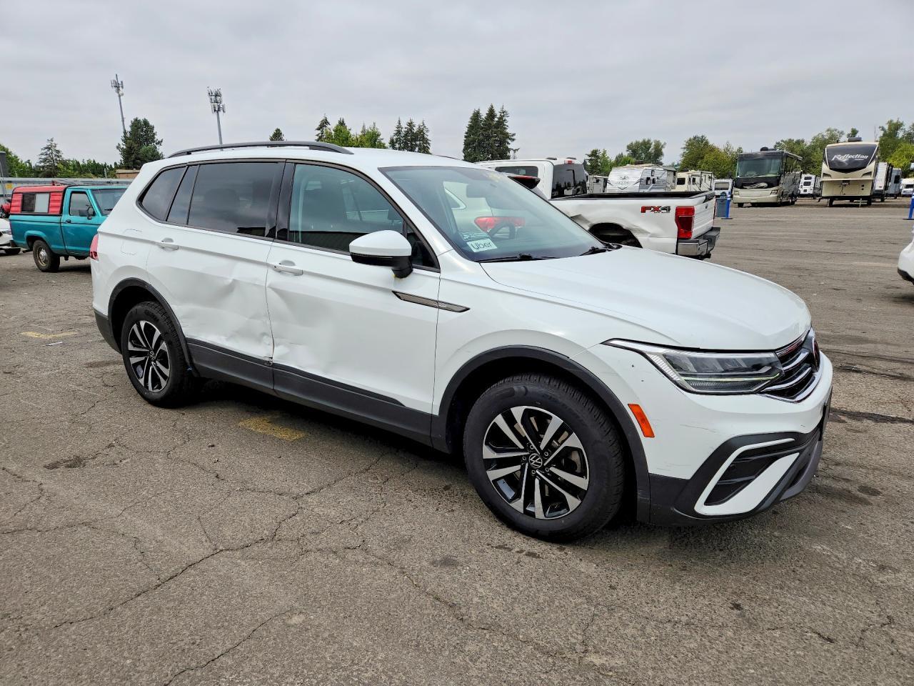 2022 Volkswagen Tiguan S - Фото 4