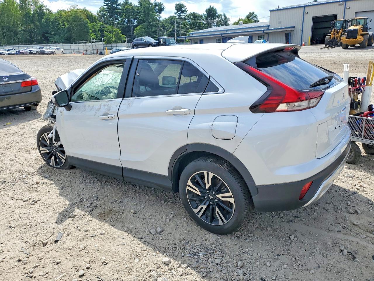 2024 Mitsubishi Eclipse Cross Se - Фото 2