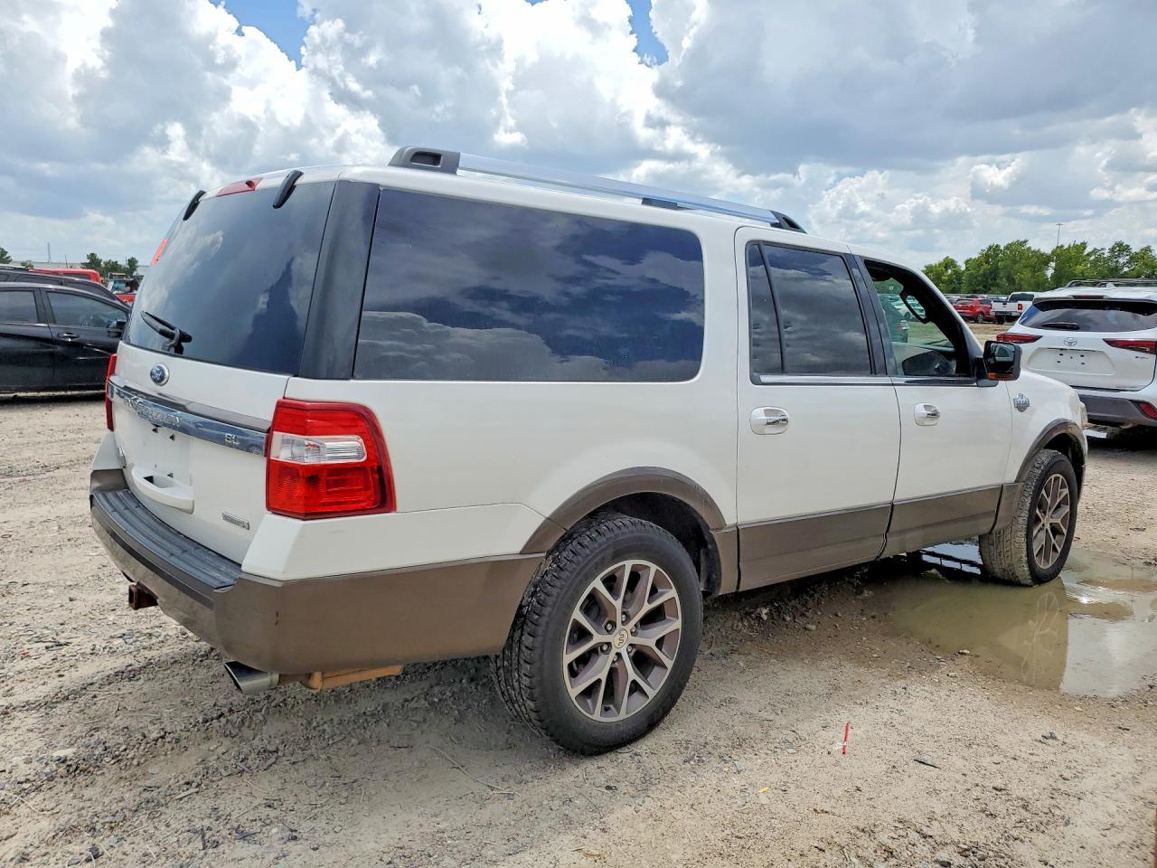 2015 Ford Expedition El Xlt - Image 3