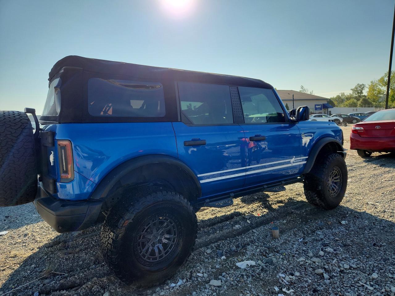 2023 Ford Bronco Base - Фото 3