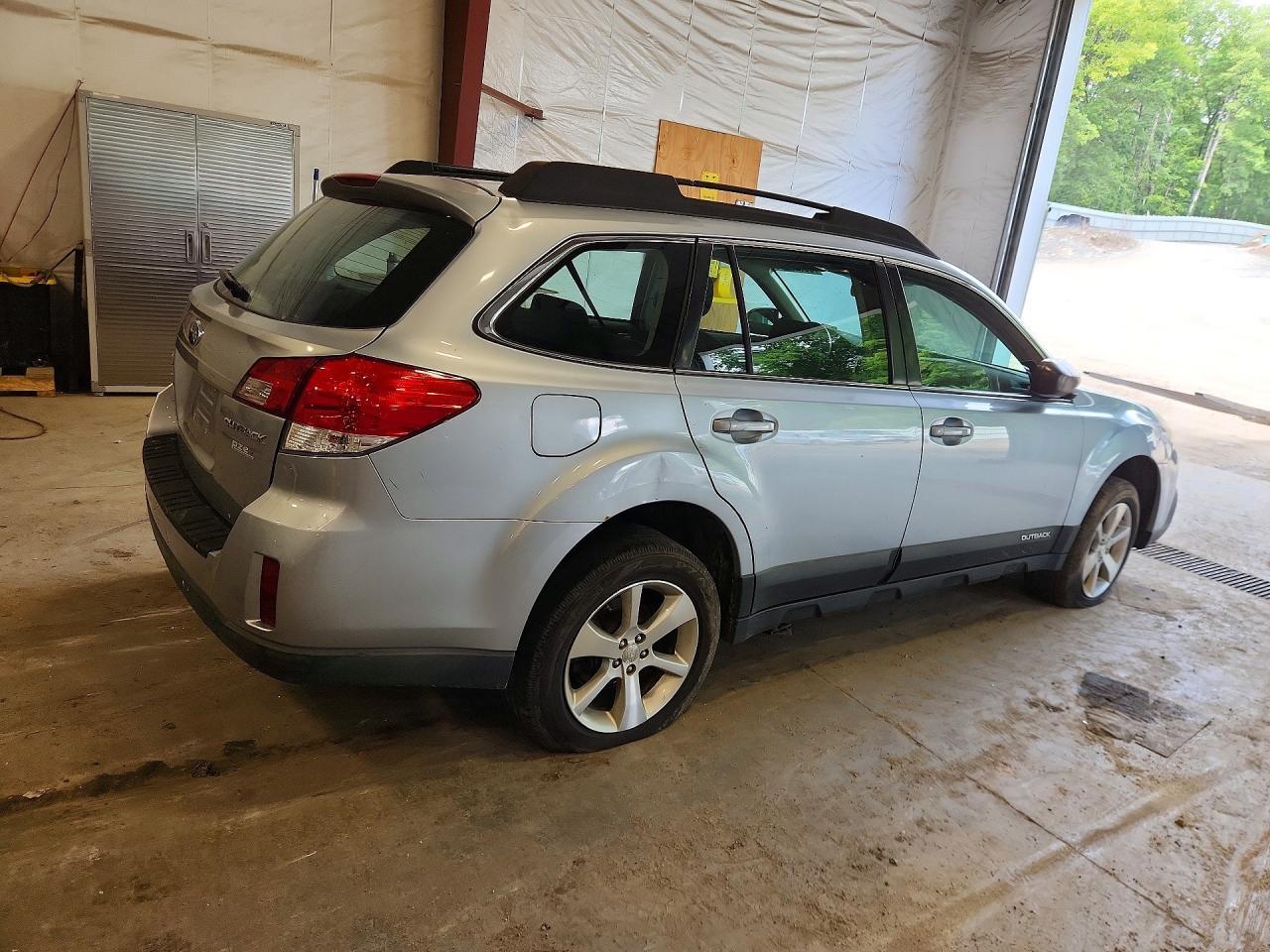 2014 Subaru Outback 2.5I - Фото 3