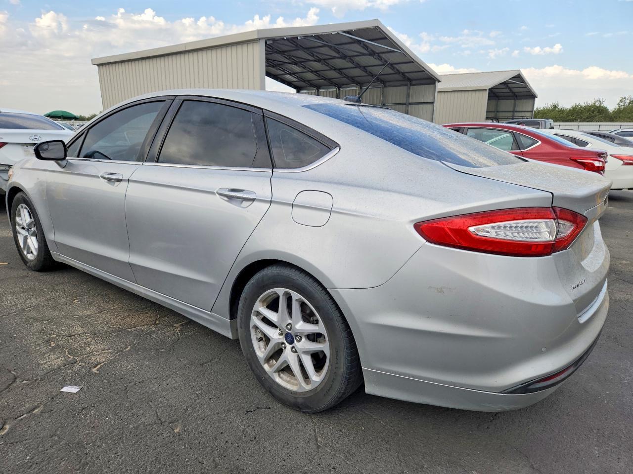 2016 Ford Fusion Se - Image 2