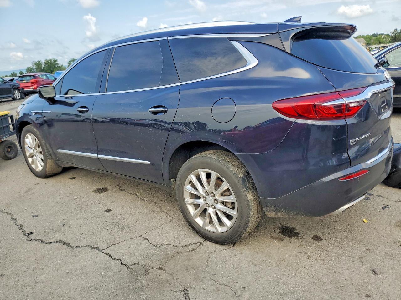 2020 Buick Enclave Essence - Image 2
