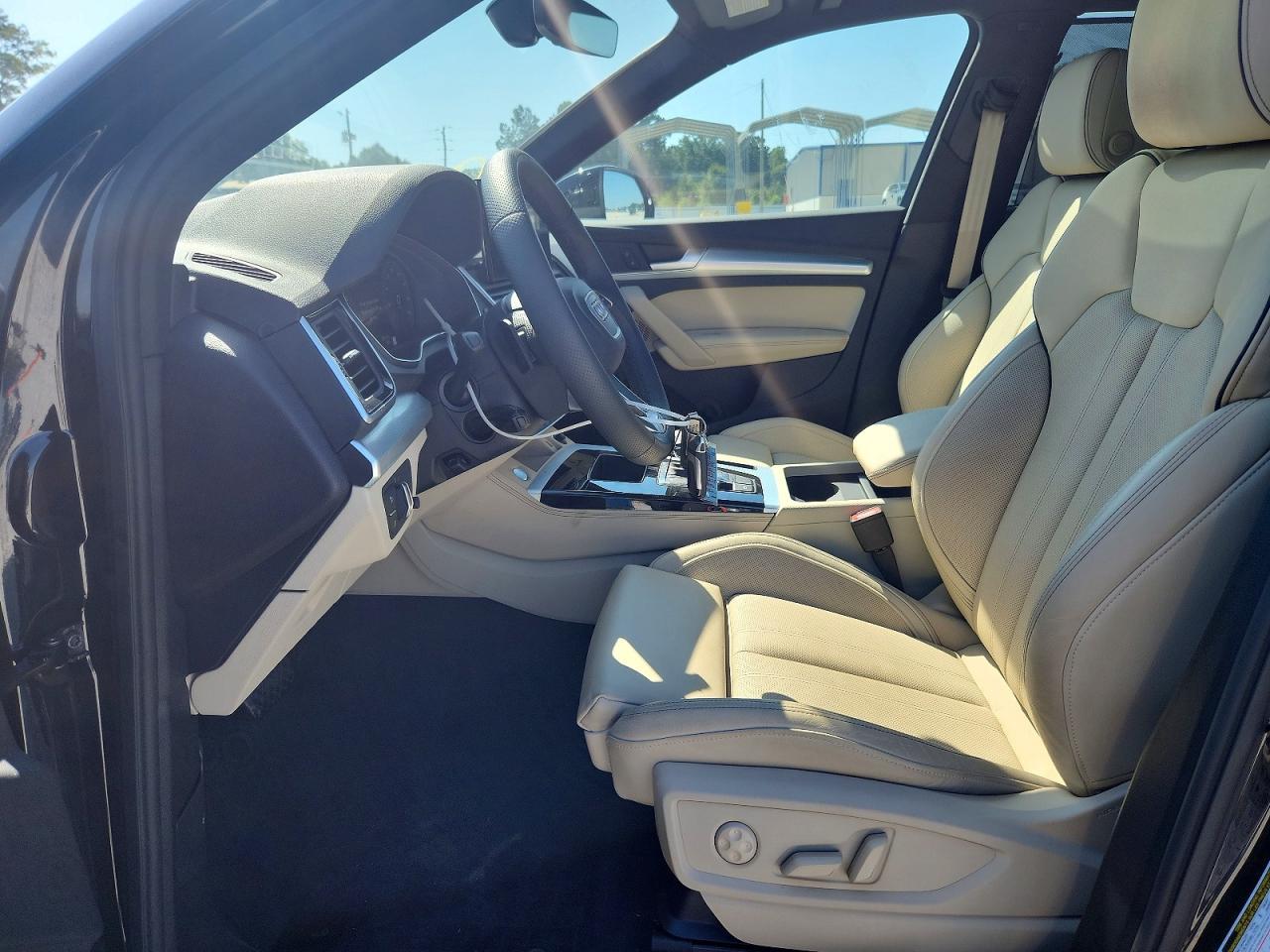 2025 Audi Q5 Premium Plus 45 - Image 7