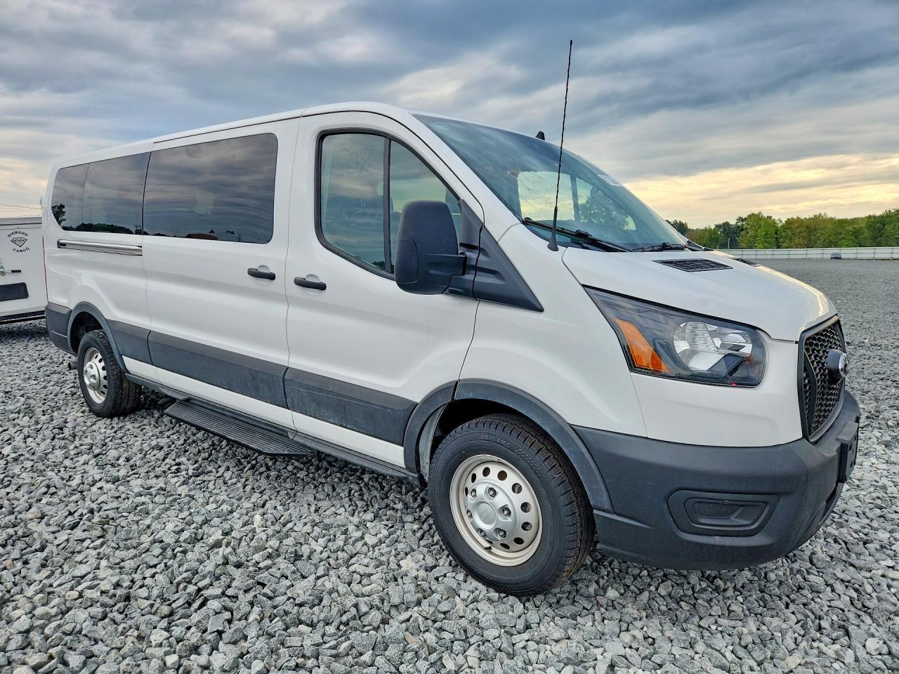 2025 Ford Transit T-350 - Image 4