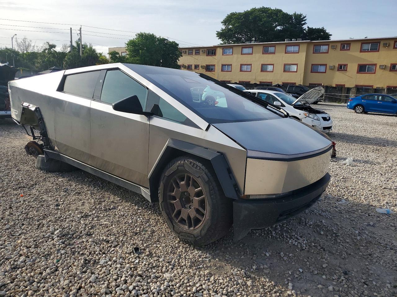 2024 Tesla Cybertruck - Фото 4