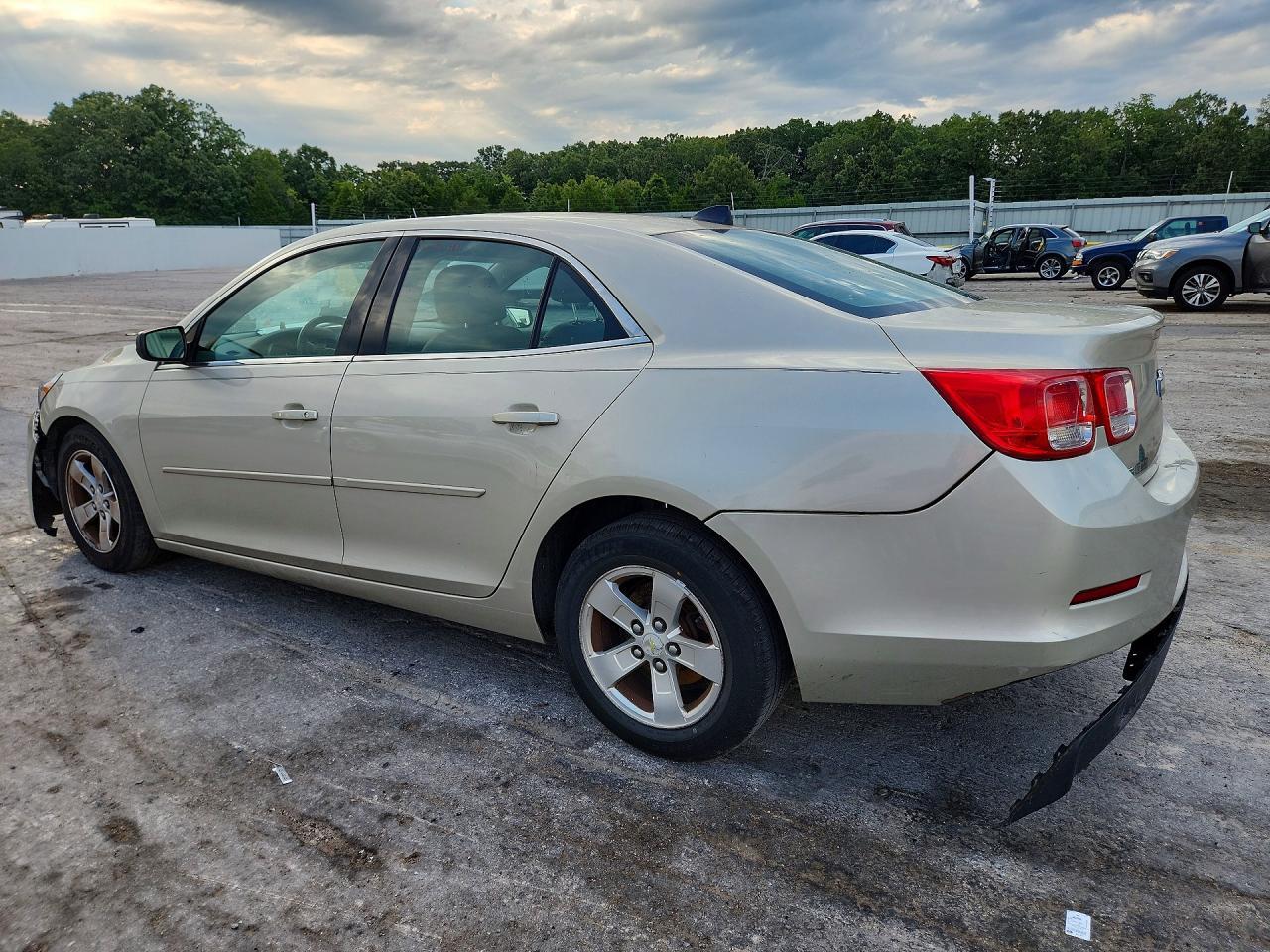 2014 Chevrolet Malibu Ls - Image 2