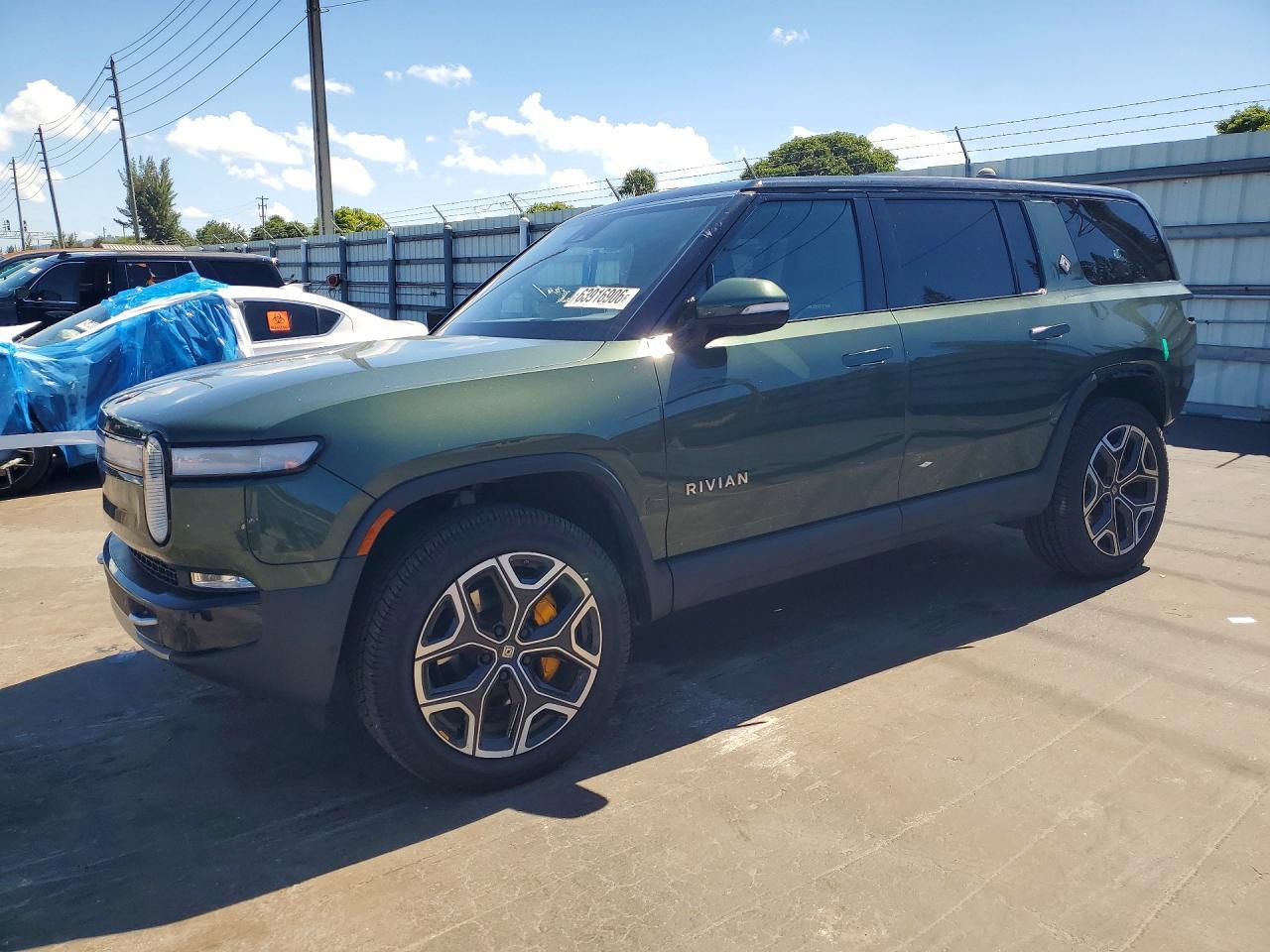 2024 Rivian R1S Adventure