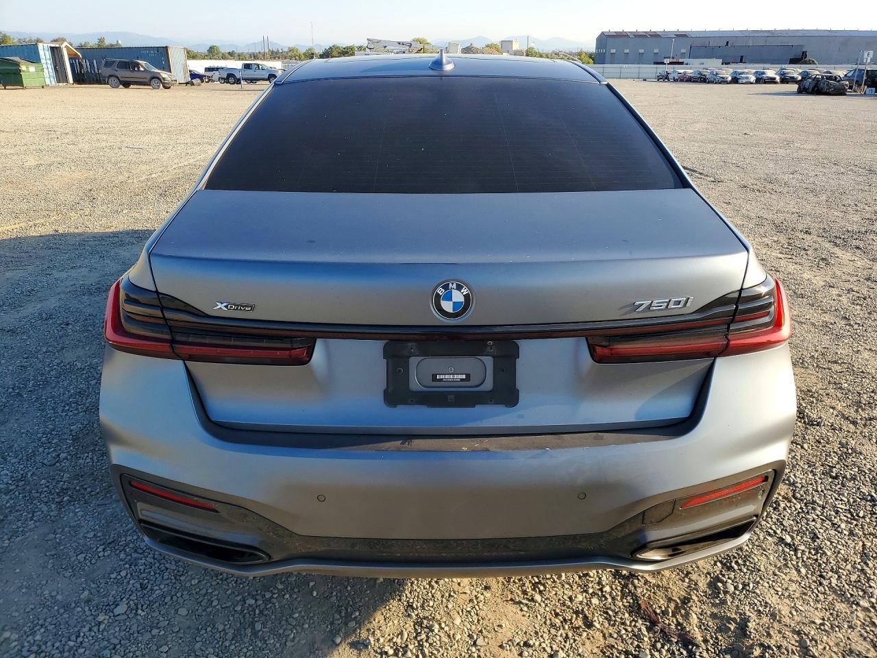 2022 BMW 750 Xi - Image 6
