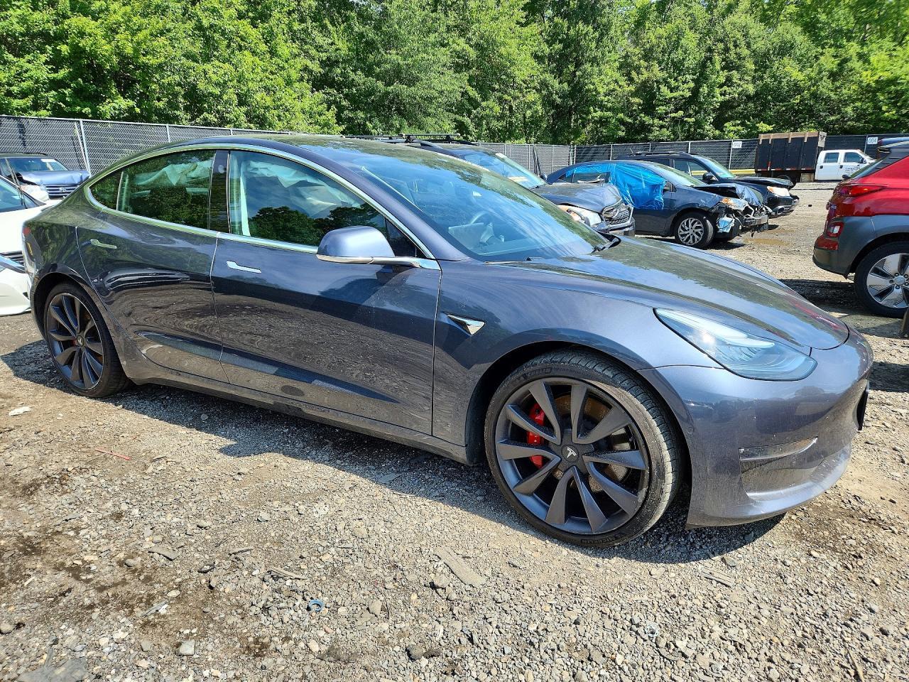 2020 Tesla Model 3 - Фото 4