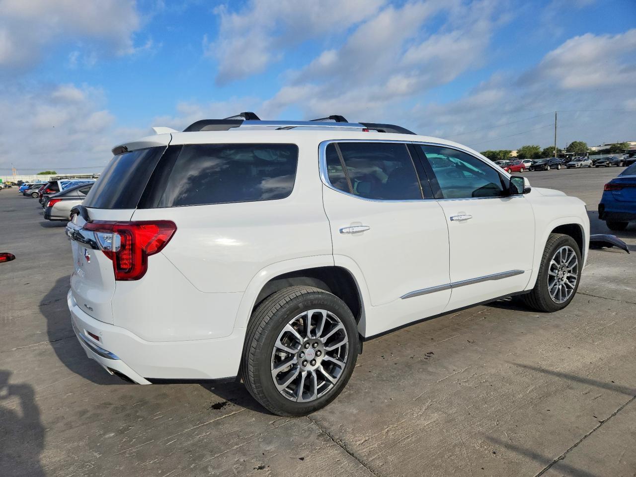 2023 GMC Acadia Denali - Фото 3