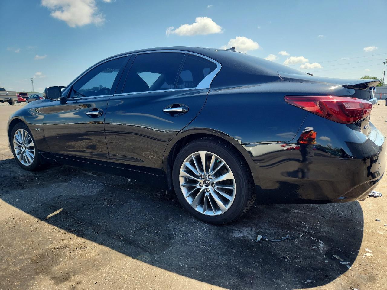 2018 Infiniti Q50 3.0T Luxe - Image 2