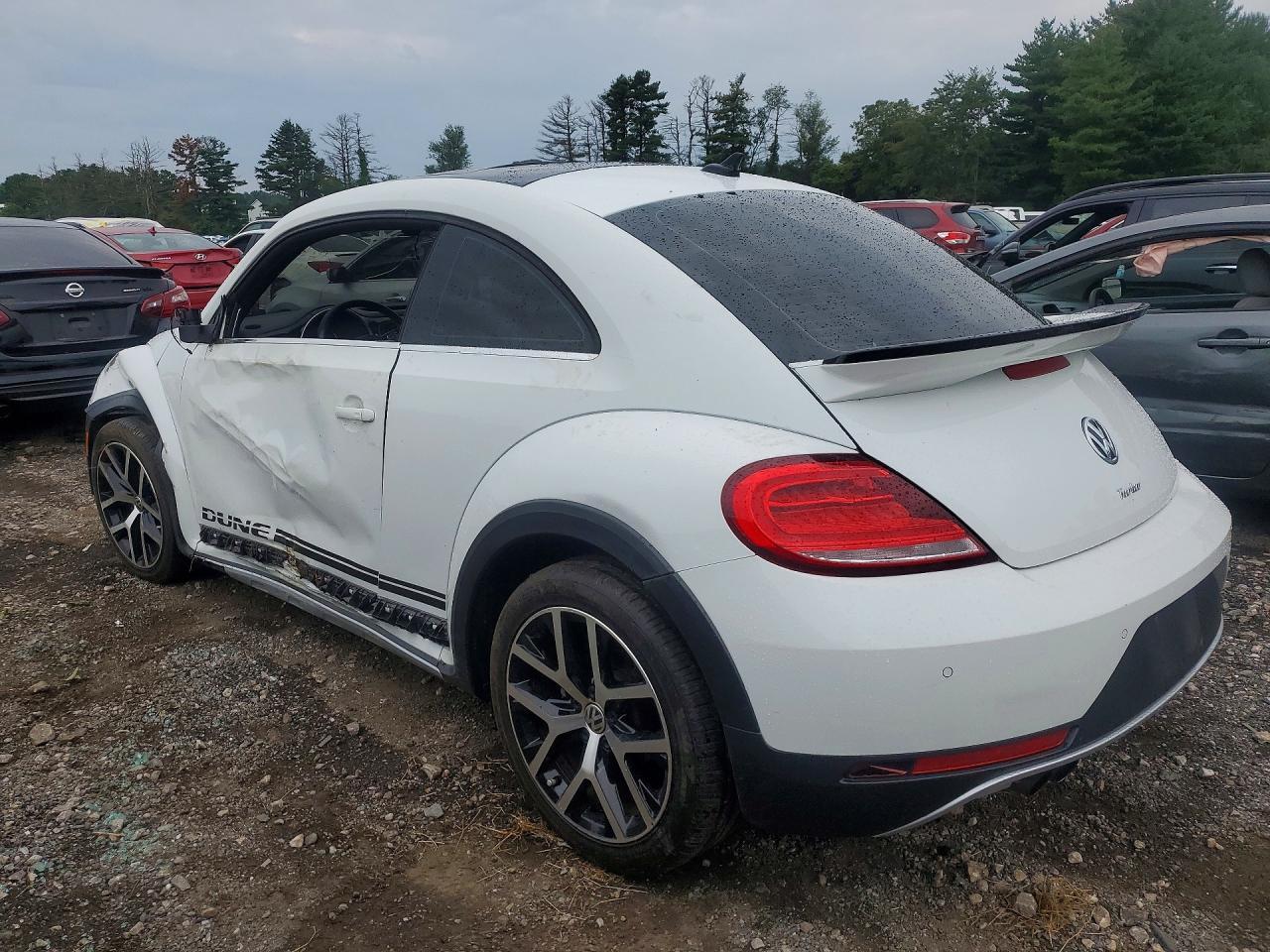 2016 Volkswagen Beetle Dune - Фото 2
