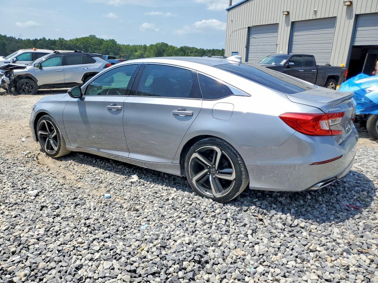 2020 Honda Accord Sport - Image 2