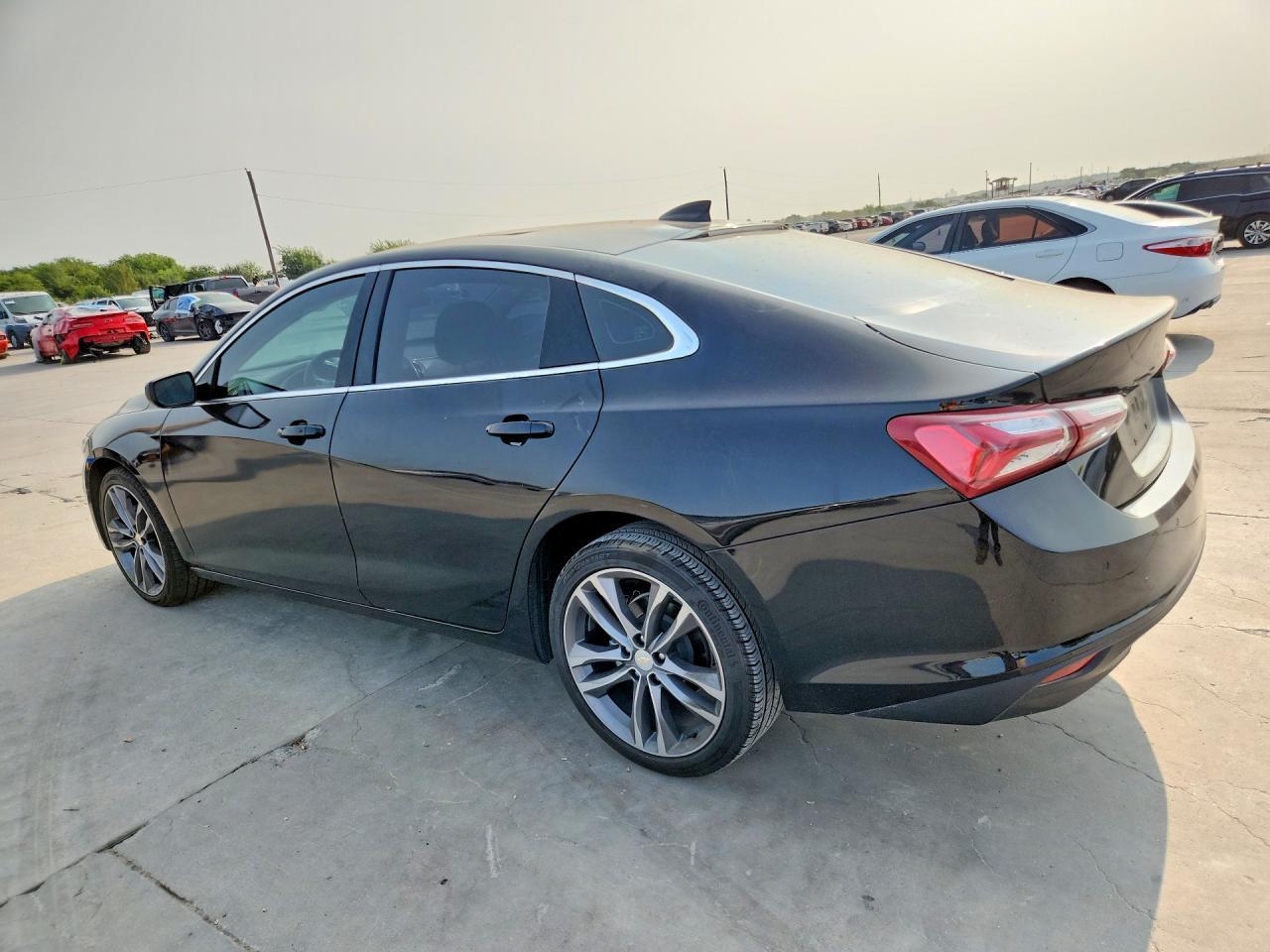 2024 Chevrolet Malibu Premier - Фото 2