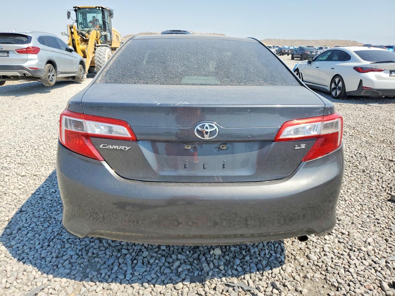 2012 Toyota Camry Le - Фото 6