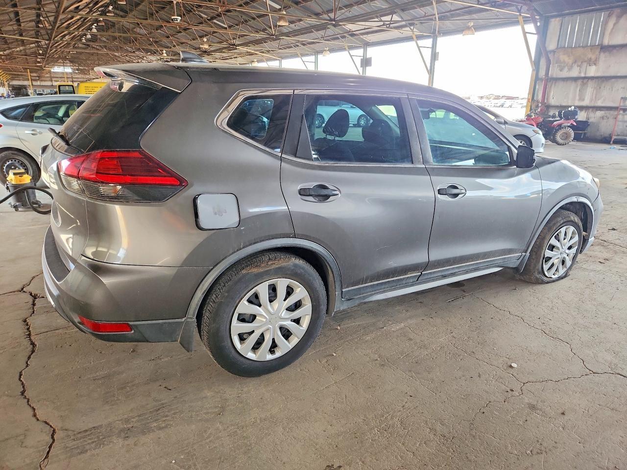 2017 Nissan Rogue S - Фото 3