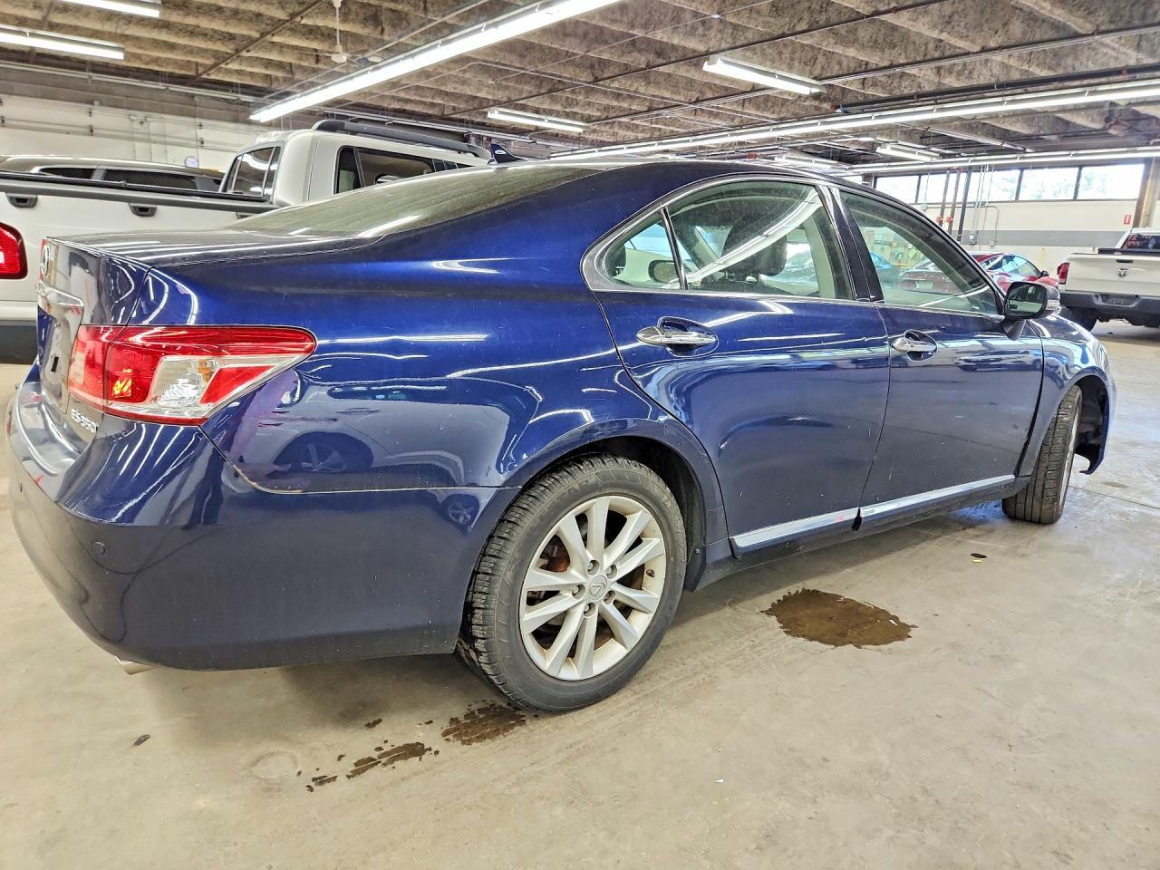2011 Lexus Es 350 - Image 3