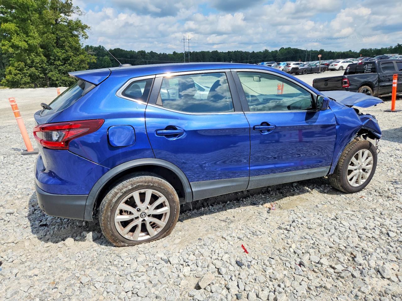 2021 Nissan Rogue Sport S - Фото 3