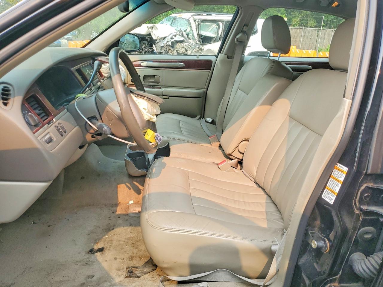2003 Lincoln Town Car Executive - Фото 7
