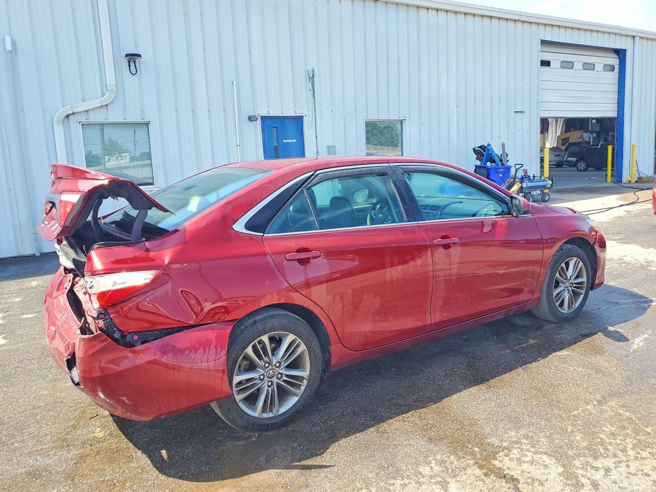 2017 Toyota Camry Se - Фото 3