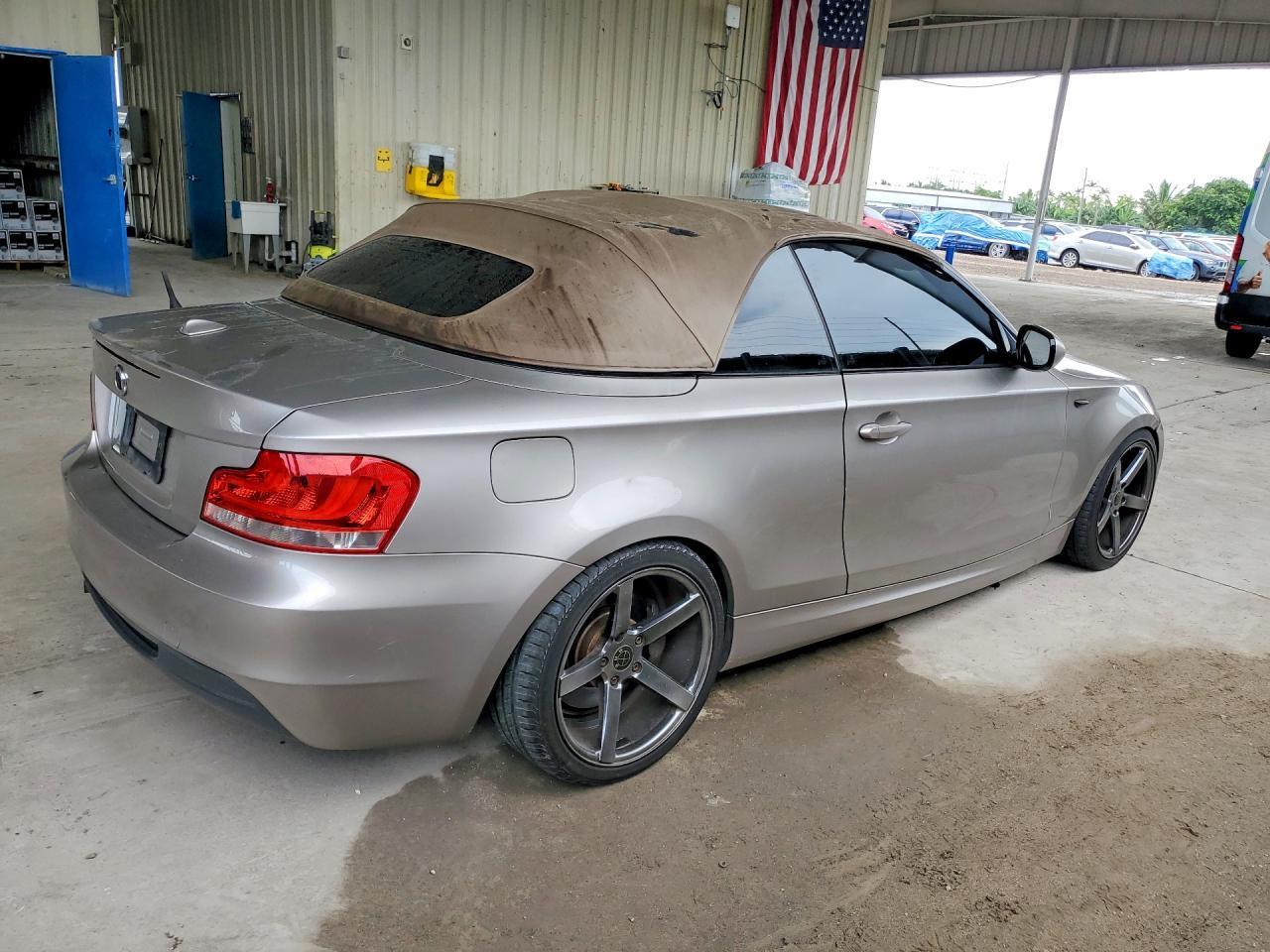 2010 BMW 135 I - Image 3