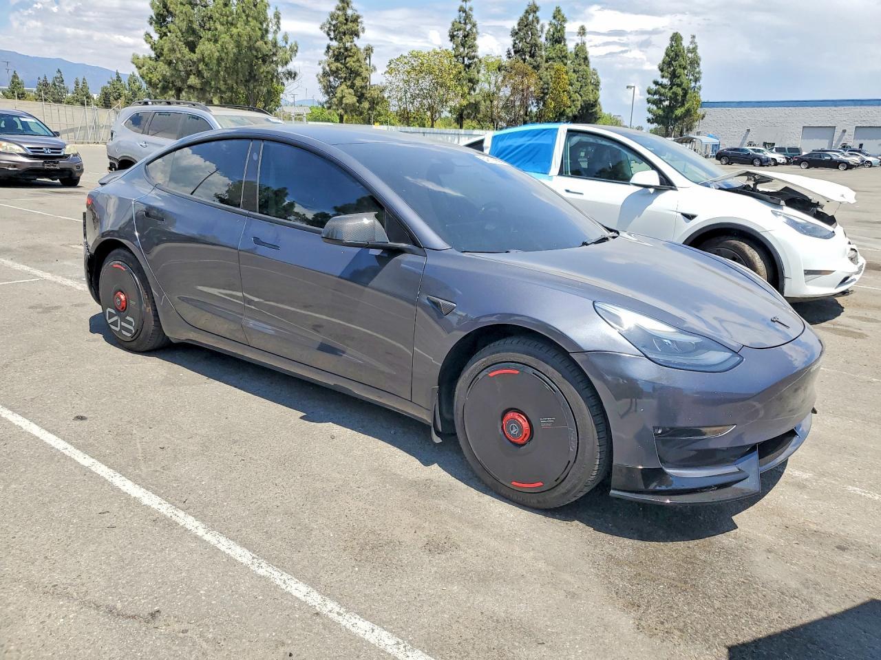 2023 Tesla Model 3 - Image 4