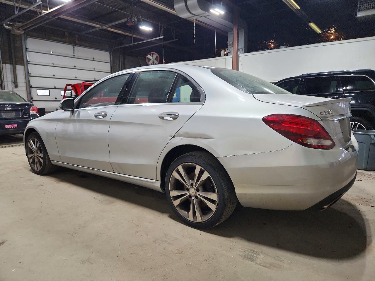 2016 Mercedes-Benz C 300 4Matic - Фото 2