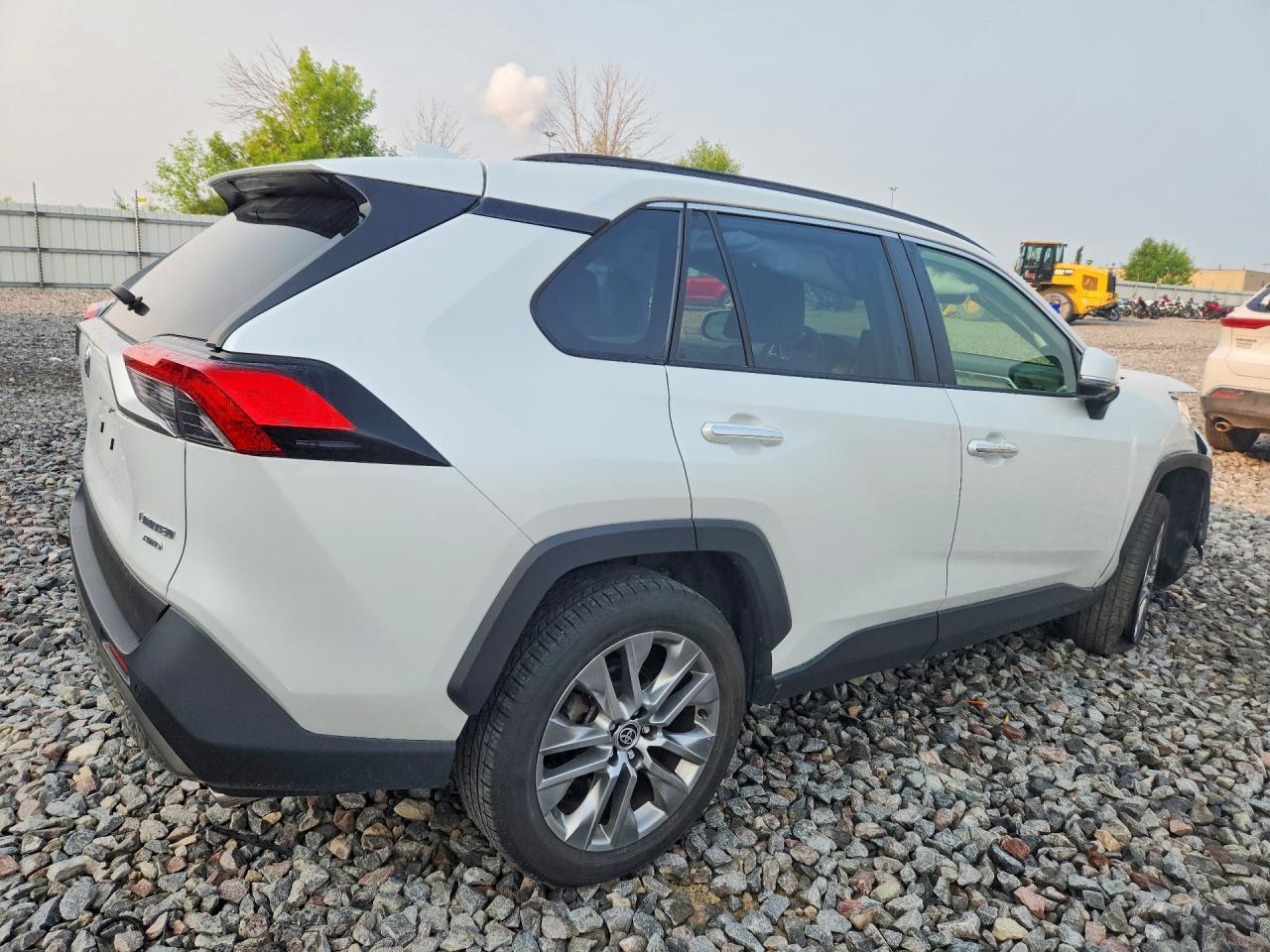 2023 Toyota Rav4 Limited - Фото 3