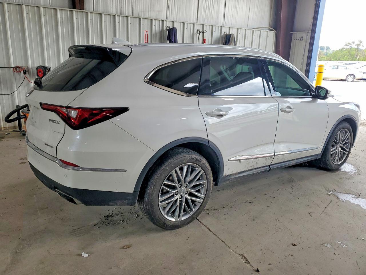 2023 Acura Mdx Advance - Image 3