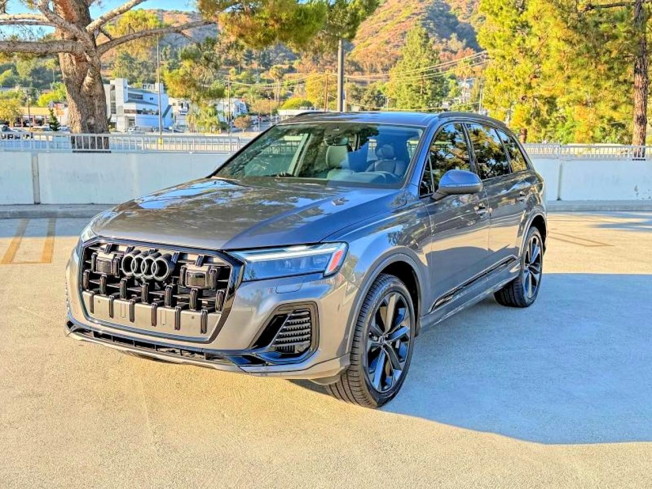 2025 Audi Q7 Premium Plus - Фото 2