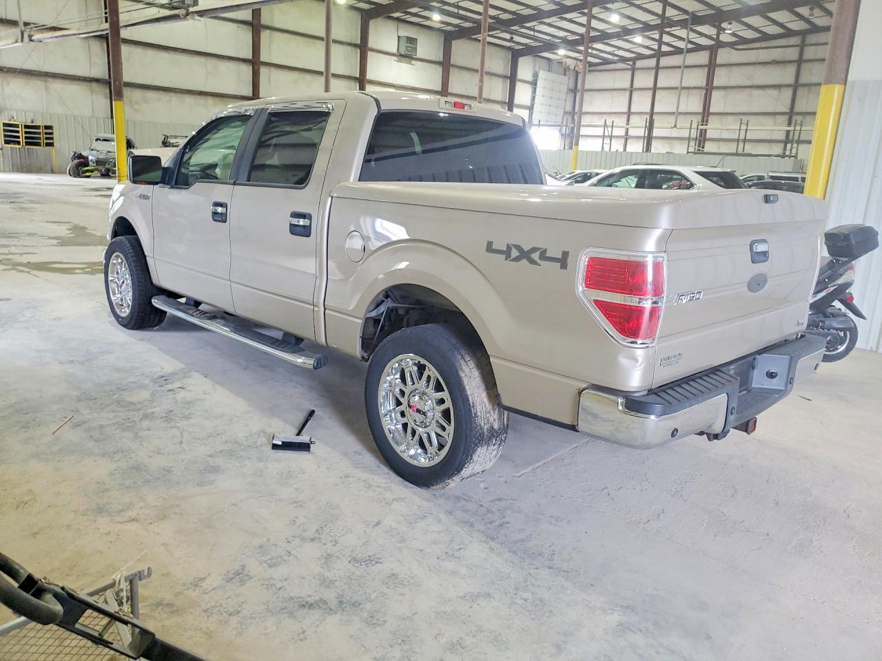 2010 Ford F150 Supercrew - Фото 2