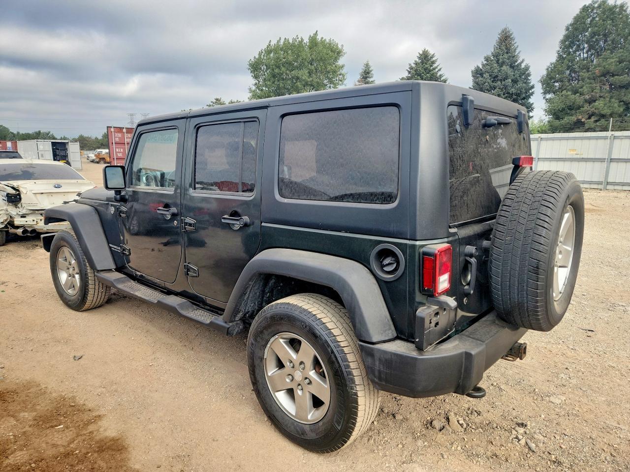 2011 Jeep Wrangler Unlimited Rubicon - Image 2