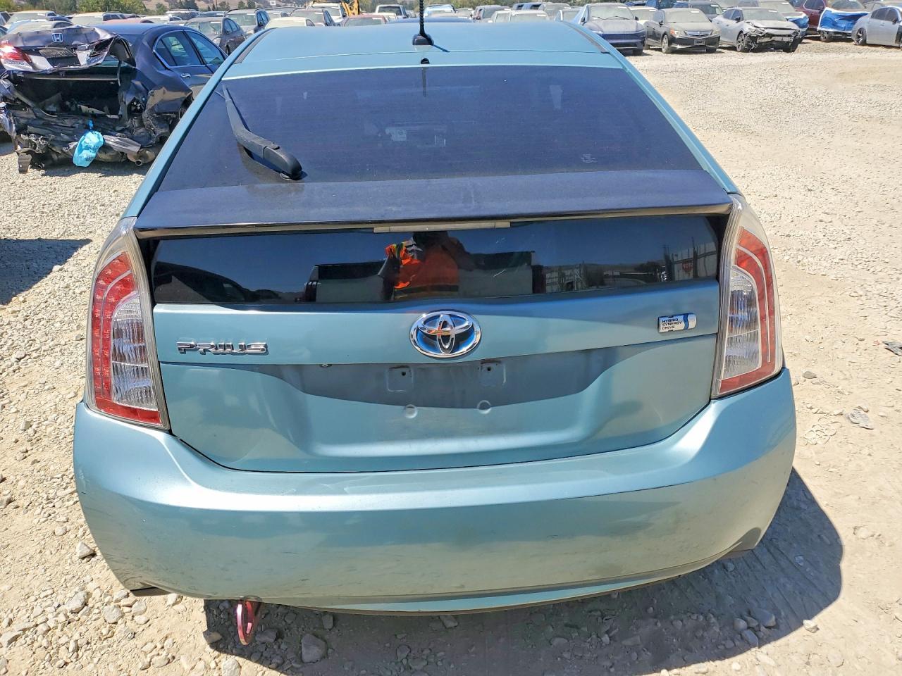 2013 Toyota Prius Three - Image 6